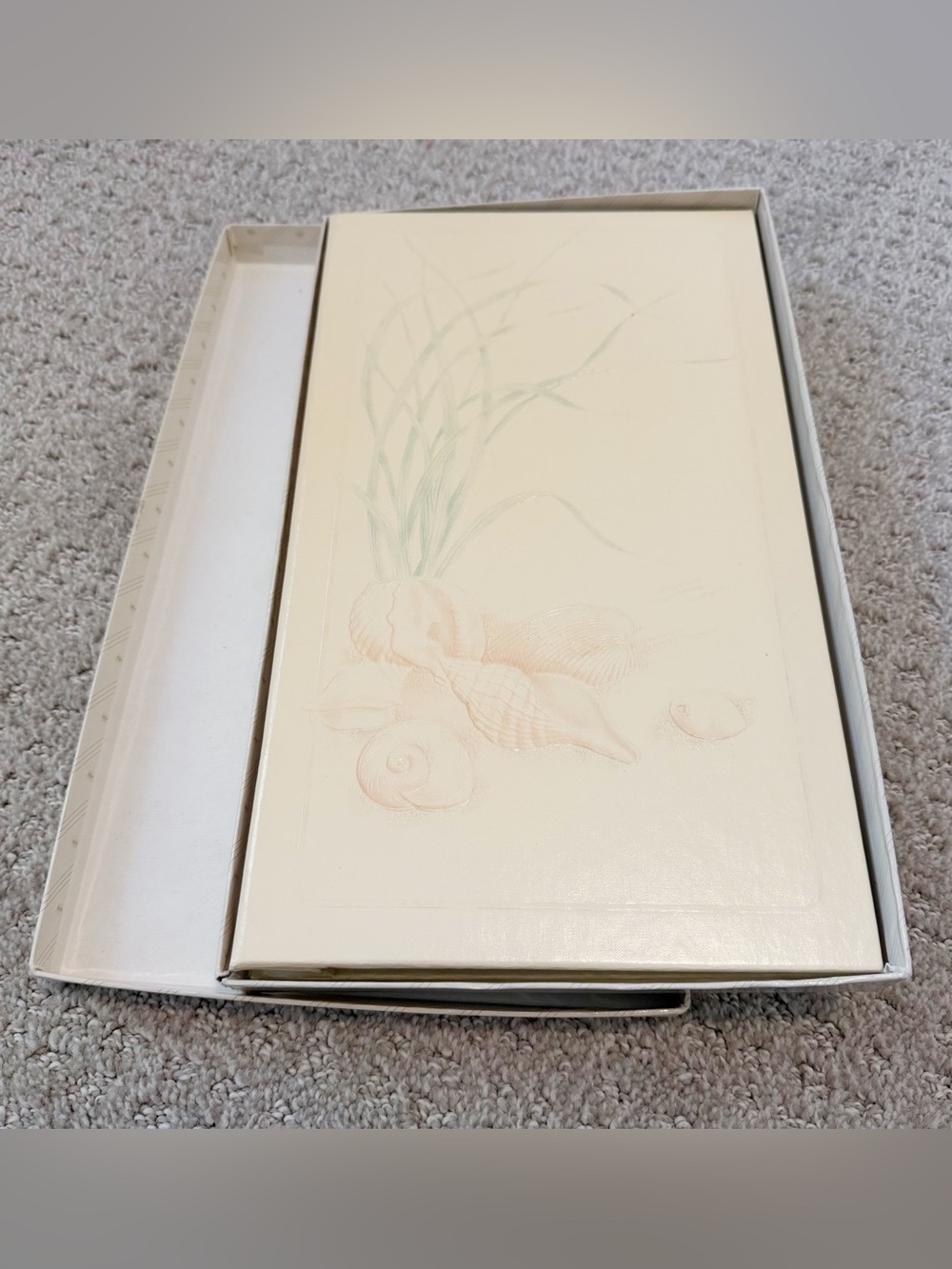 Vintage Hallmark 1982 Embossed Ivory Seashell Photo Album Holds 48 Pics 3.5 x 5